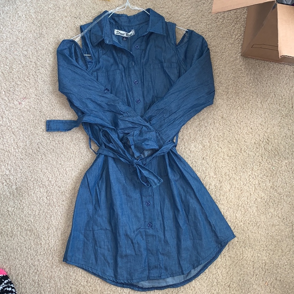 ‼️SOLD‼️Blue Denim cut out dress - Picture 1 of 5
